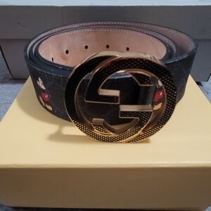 Men's Black GucciDesigner Belt with Gold& Black  Bucklefits   Size 32+